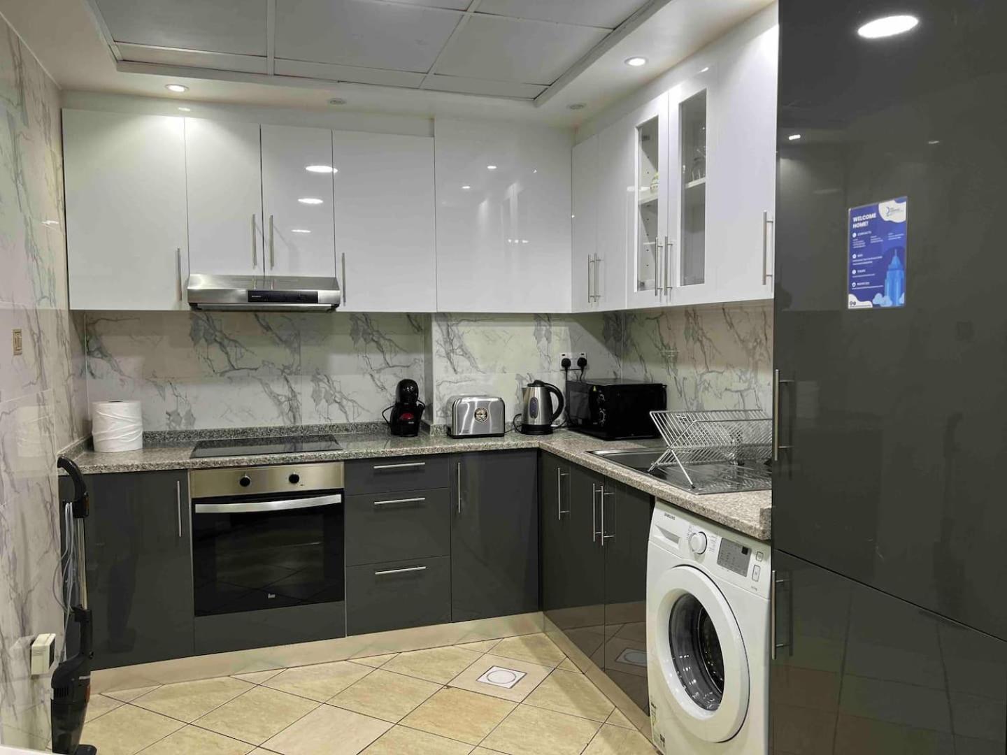 Pristine Apartment Sunrise View At 51St Dubai Exterior foto